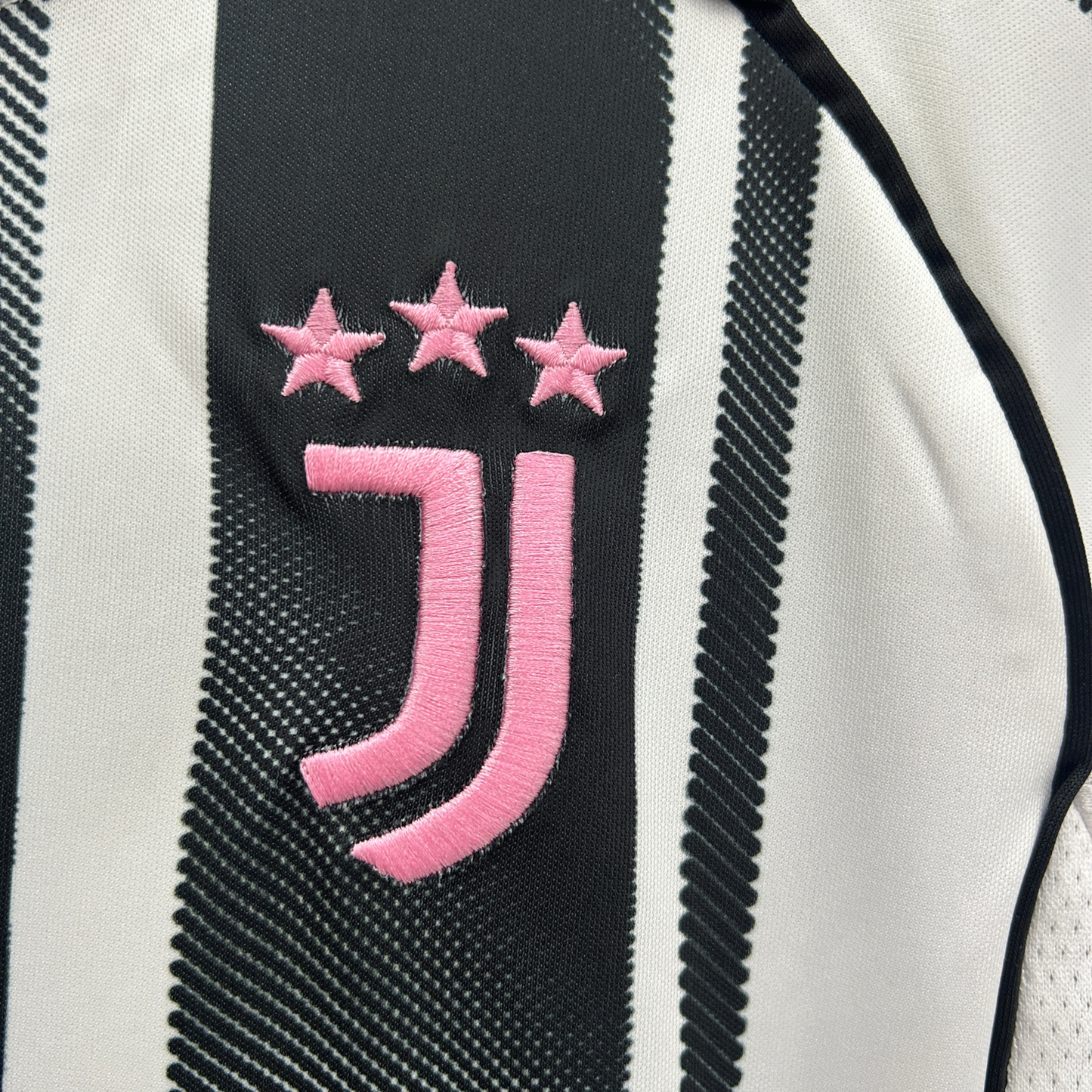 Kit Juventus I 25/26 Kids