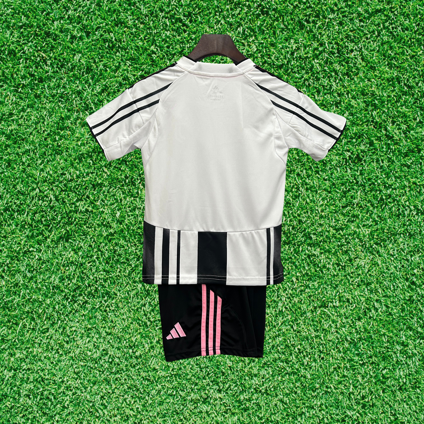 Kit Juventus I 25/26 Kids