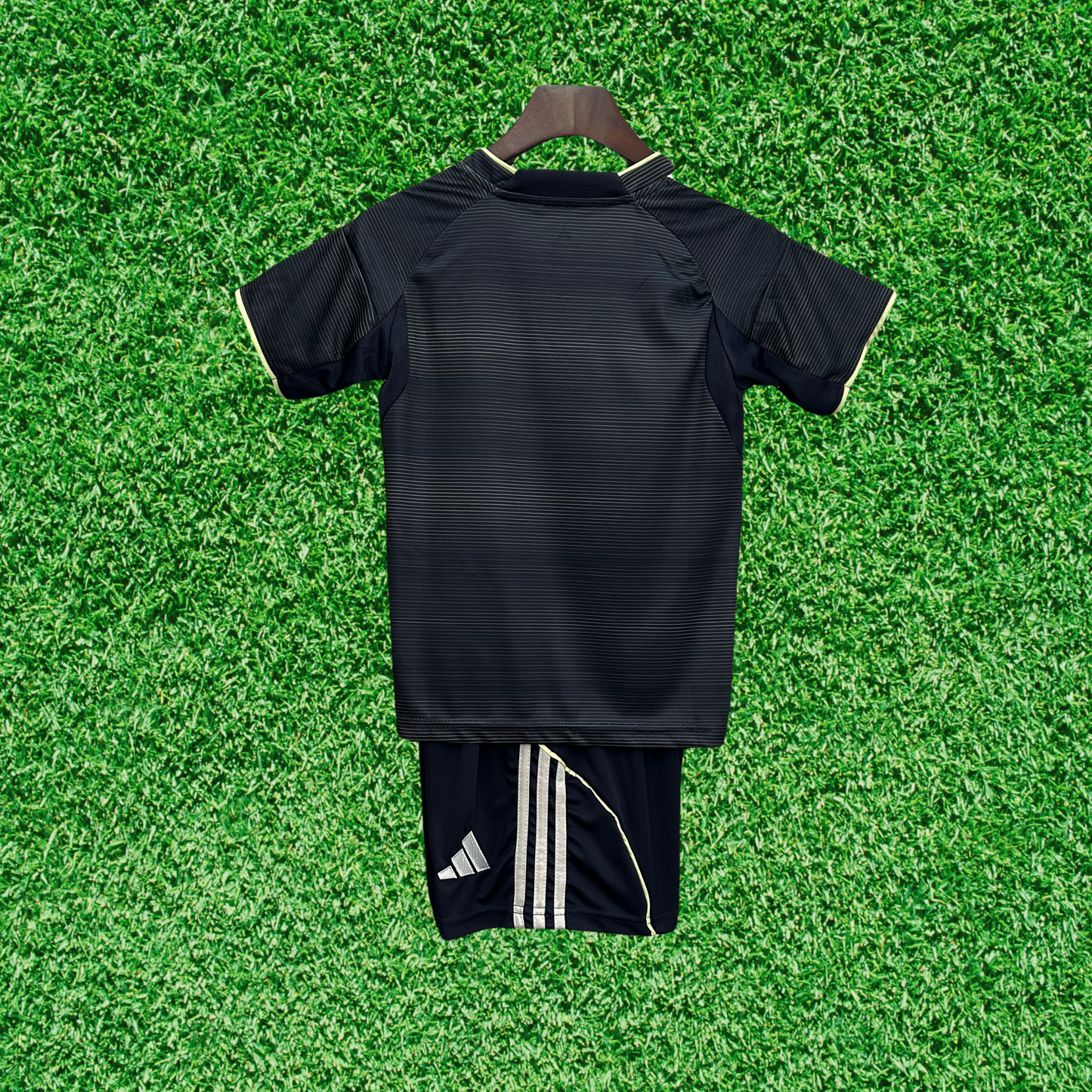 Kit Real Madrid II 25/26 Kids