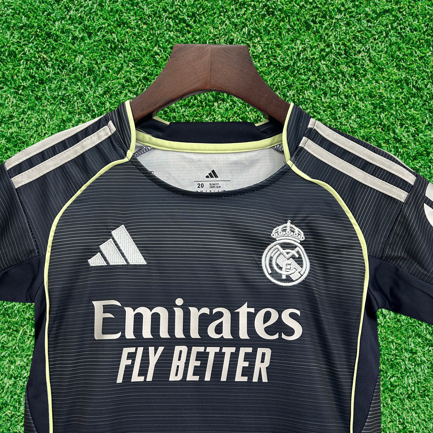 Kit Real Madrid II 25/26 Kids
