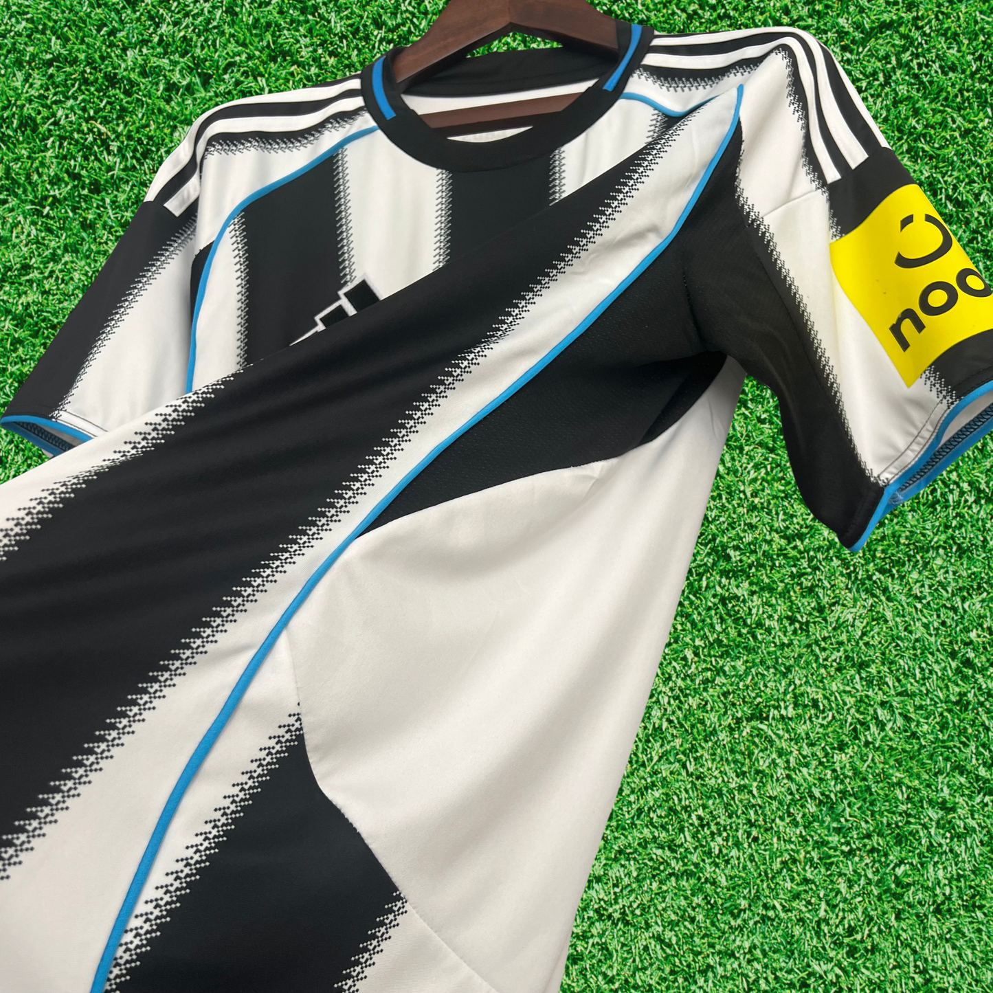 Shirt Newcastle United I 25/26 Fan Version