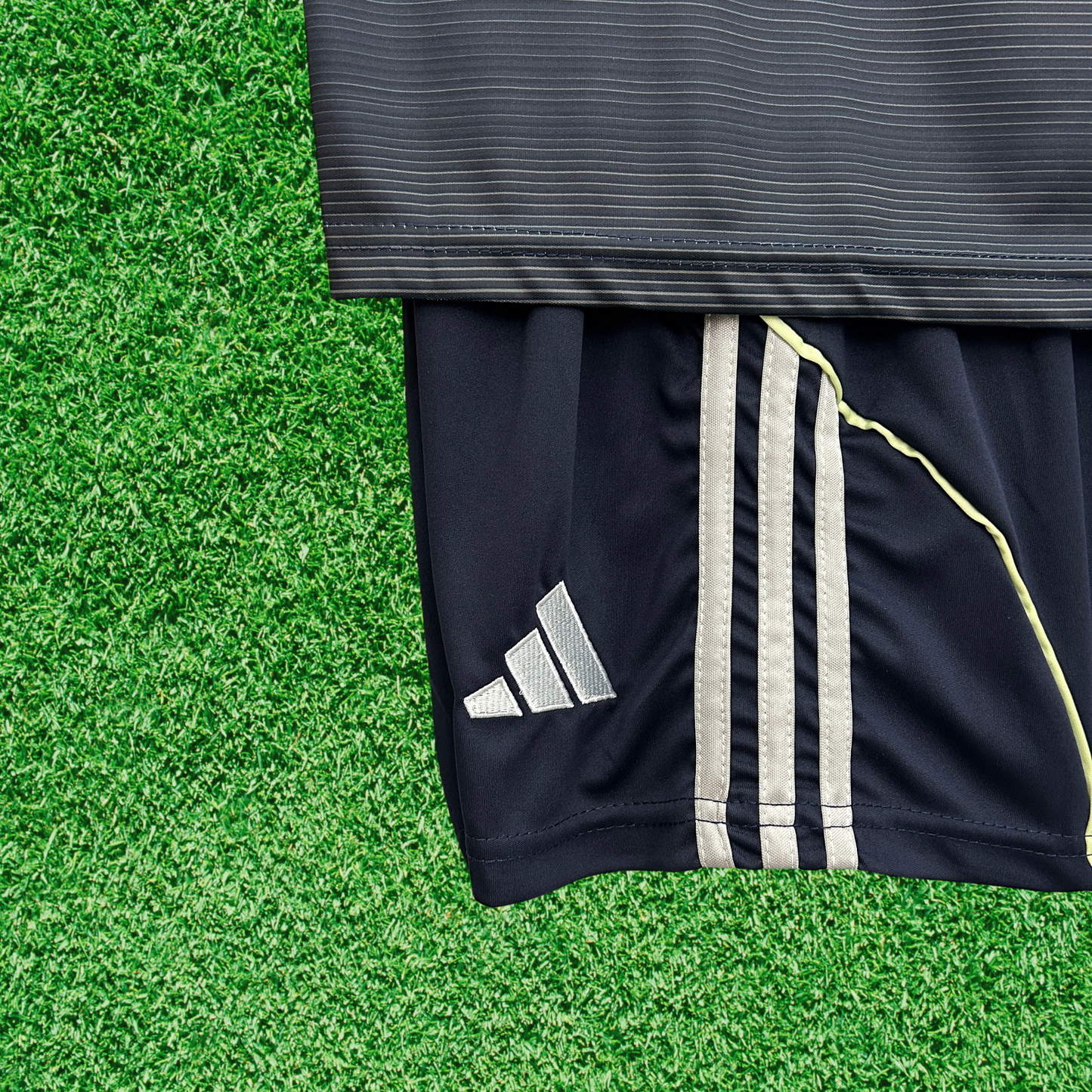 Kit Real Madrid II 25/26 Kids