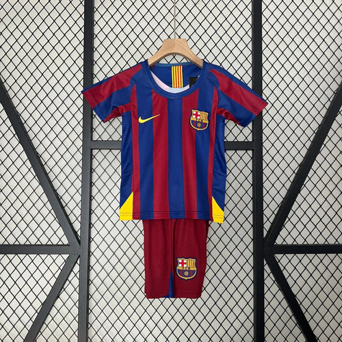 Barcelona Retro 05/06 Infantil | Free Shipping + Keychain Gift