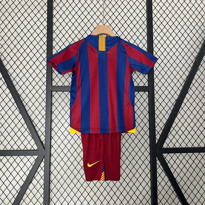 Barcelona Retro 05/06 Infantil | Free Shipping + Keychain Gift